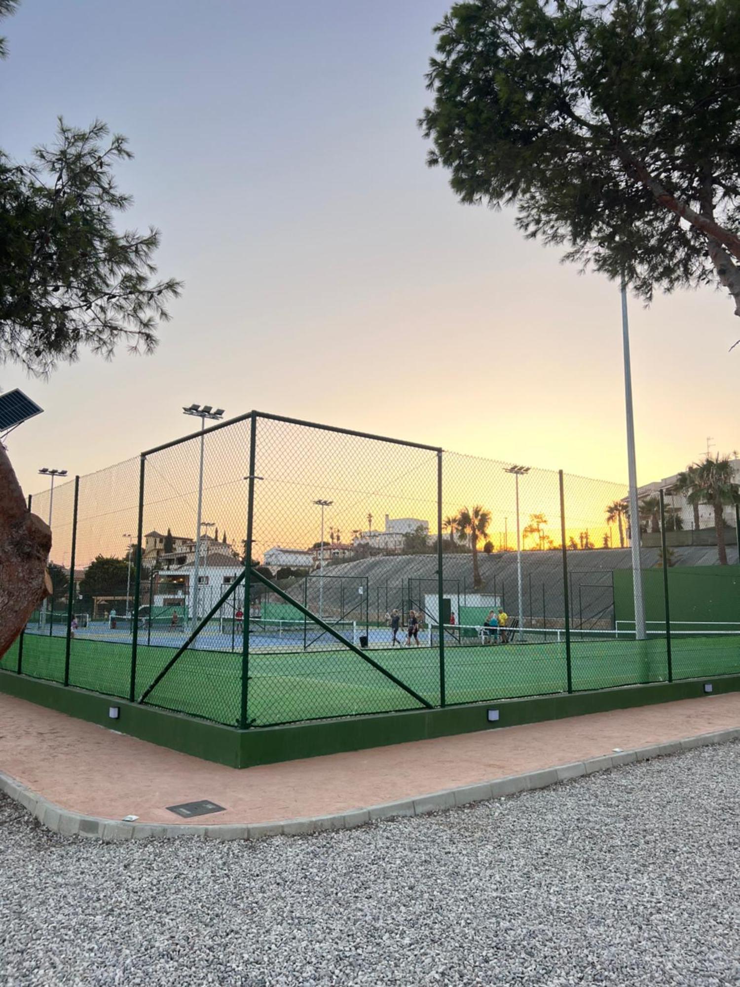 Piso Con Ac, Piscina Y Pista De Padel Y Tenis En Águilas Екстериор снимка